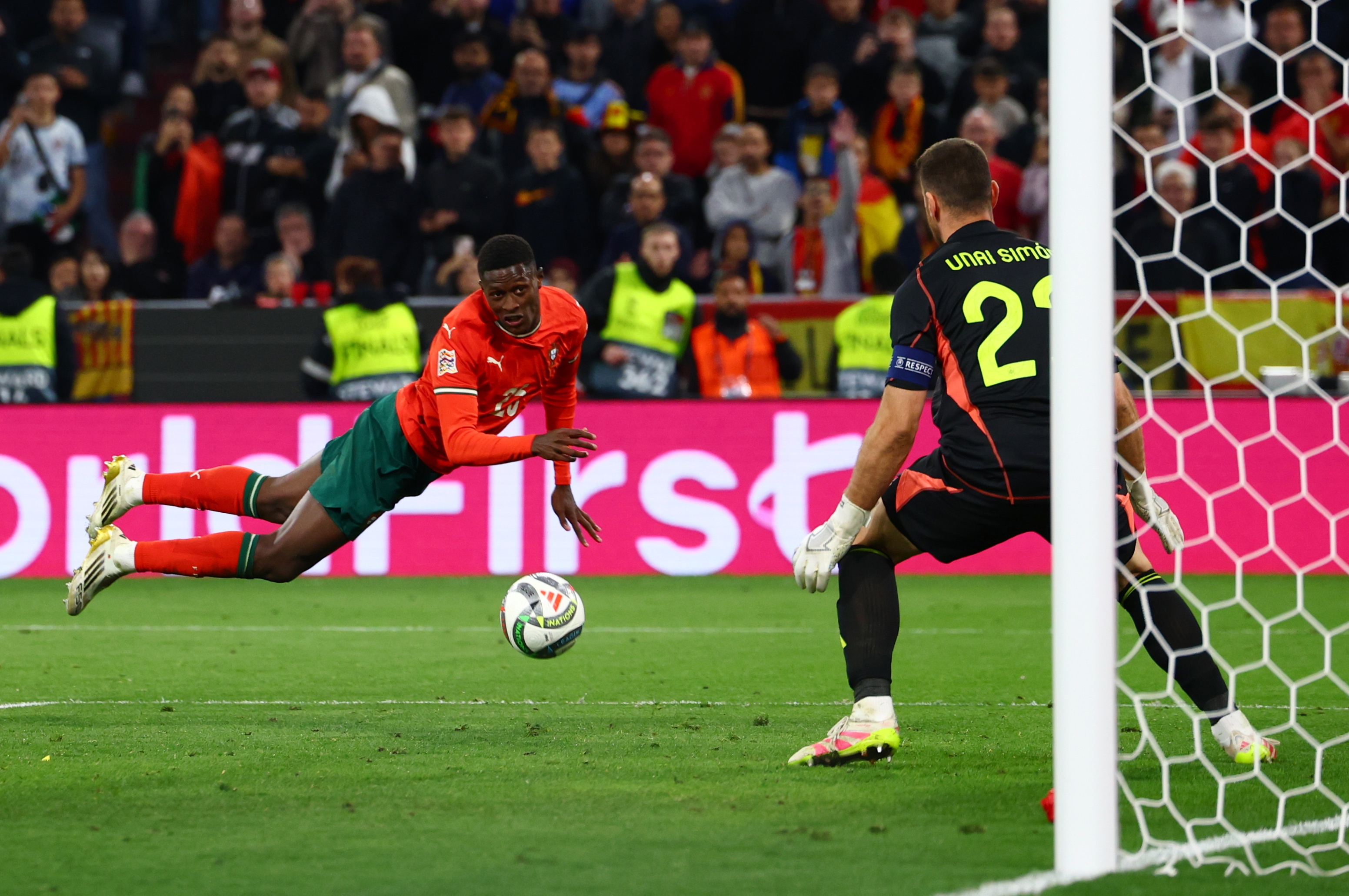 关于葡萄牙在主场力擒法国,暂时排名小组第二的信息 关于葡萄牙在主场力擒法国,暂时排名小组第二的信息