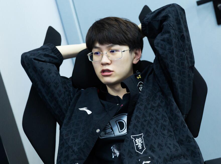 包含TES血洗RNG,Meiko单局斩获MVP焦点之战八强赛,引爆全场热议的词条 包含TES血洗RNG,Meiko单局斩获MVP焦点之战八强赛,引爆全场热议的词条