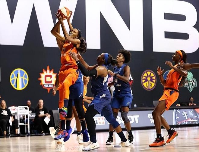 WNBA季后赛艰难晋级,决赛在望 WNBA季后赛艰难晋级,决赛在望