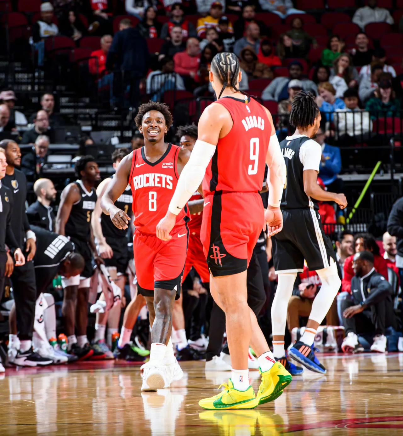 火箭队遭遇伤病波折,季后赛前景堪忧的简单介绍 火箭队遭遇伤病波折,季后赛前景堪忧的简单介绍