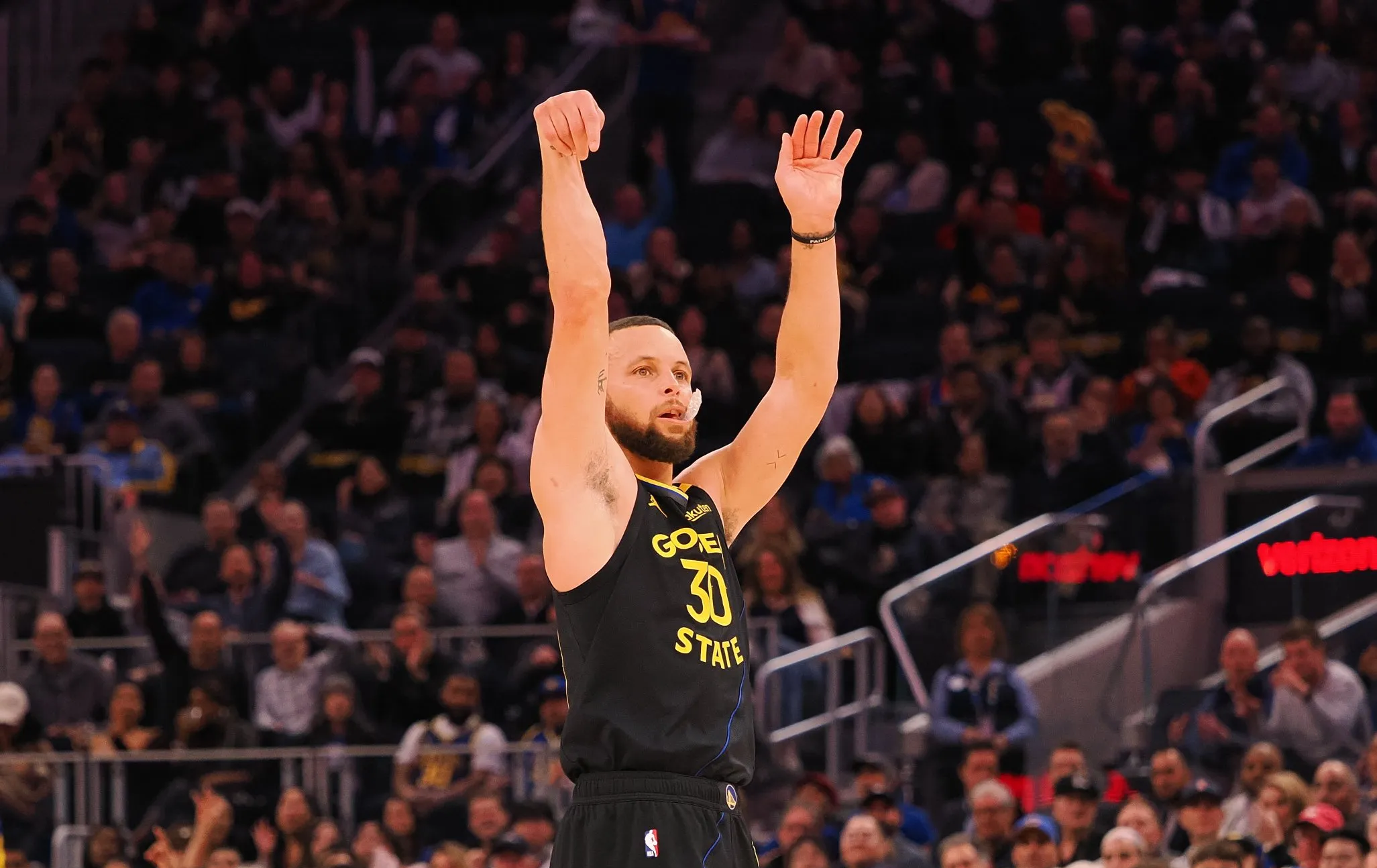 勇士负于步行者,库里关键时刻神准三分不中的简单介绍 勇士负于步行者,库里关键时刻神准三分不中的简单介绍