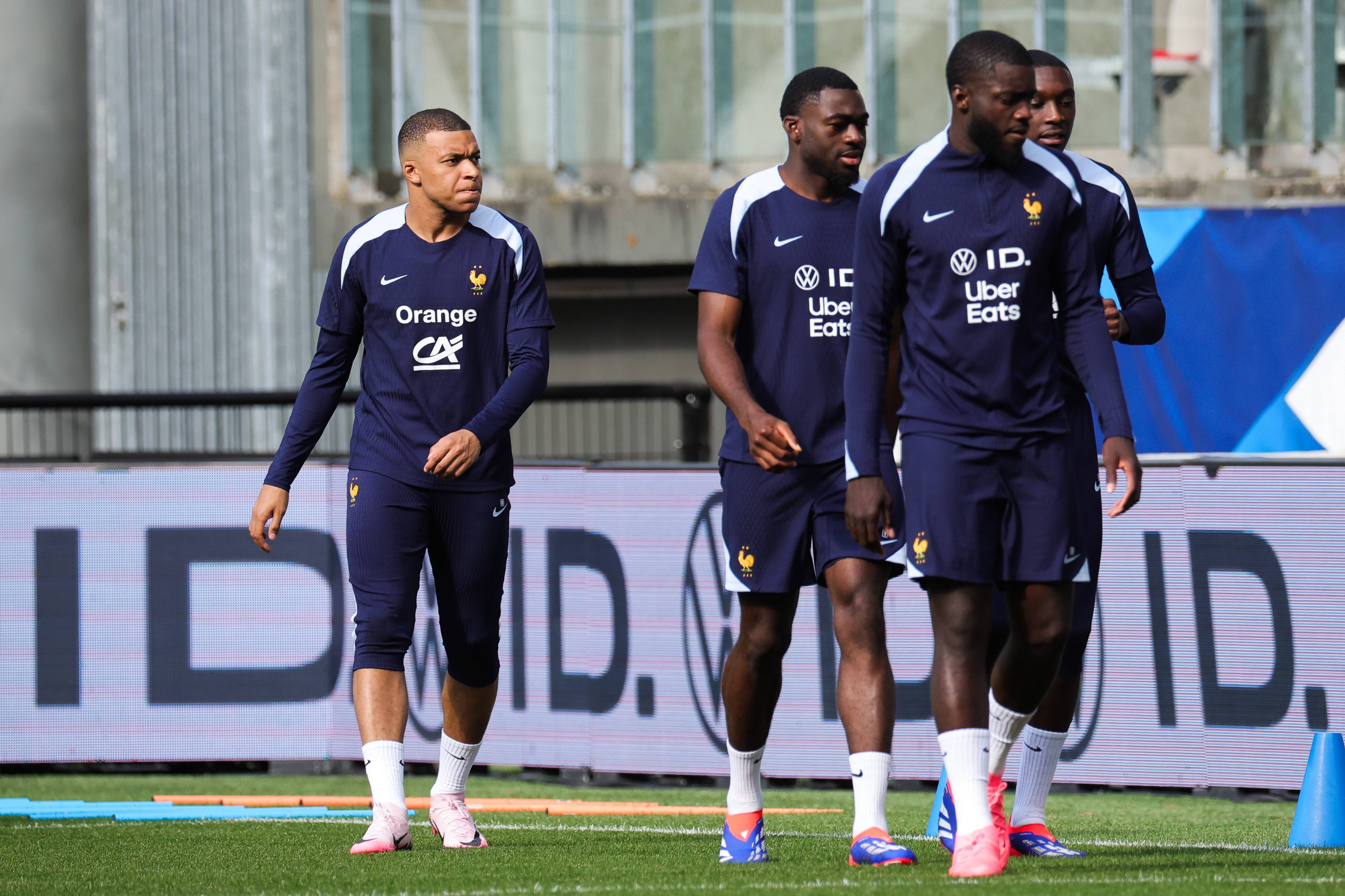 法国国家队球员精湛进攻,夺得胜利 法国国家队球员精湛进攻,夺得胜利