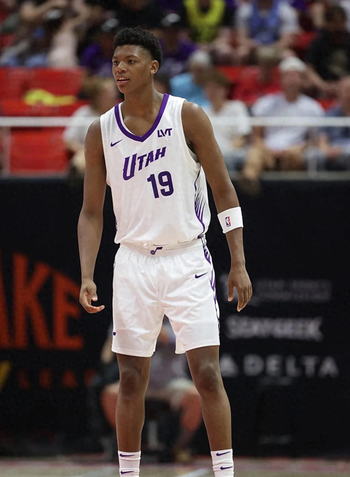 爵士队主力受伤,球队整体战力下降的简单介绍 爵士队主力受伤,球队整体战力下降的简单介绍