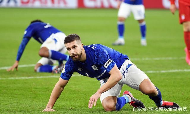 郑智在沙尔克表现低迷,遭到球迷批评 郑智在沙尔克表现低迷,遭到球迷批评