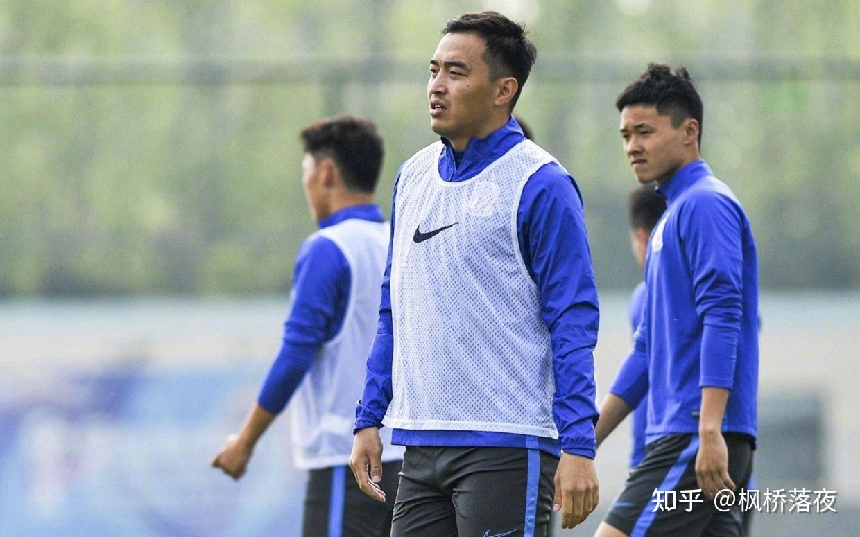 河南建业不敌申花,保级形势愈发严峻 河南建业不敌申花,保级形势愈发严峻