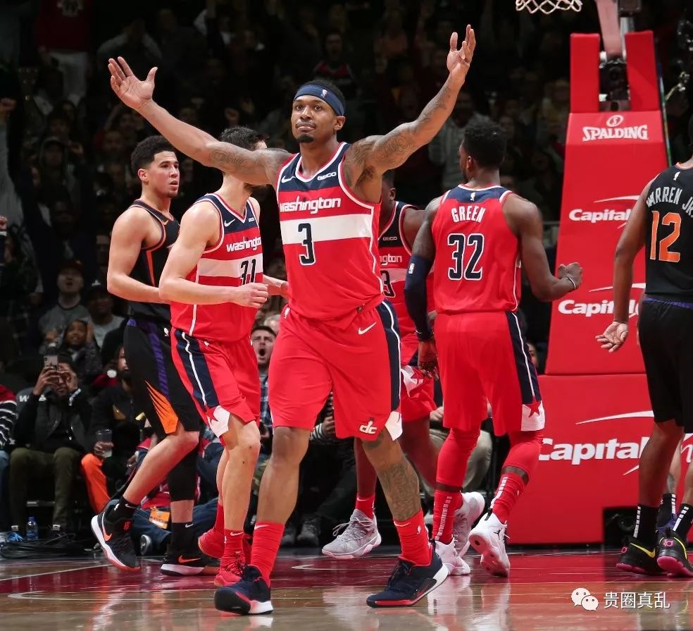 广东队完胜湖人,布克扛起全队 广东队完胜湖人,布克扛起全队