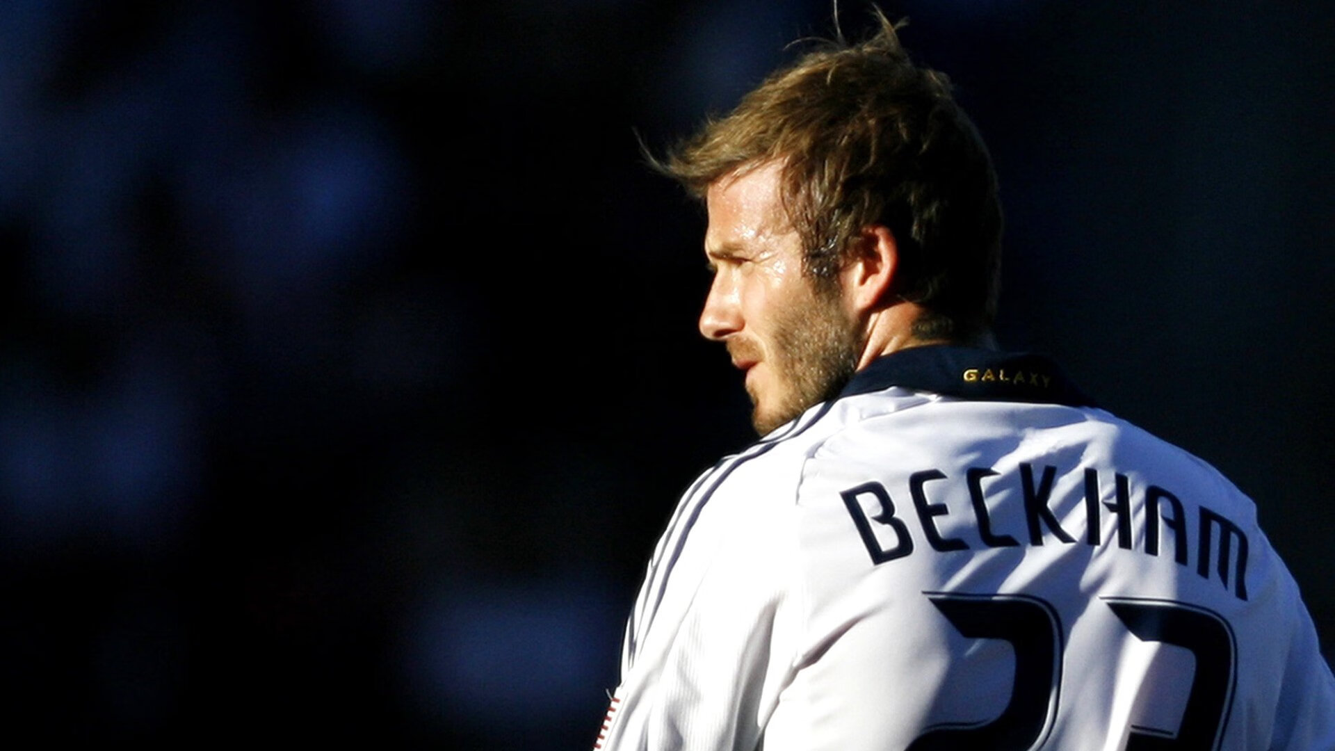 东方新锐与西方豪强的隔空对话,张镇麟的纪录之夜与76人的统治力展示